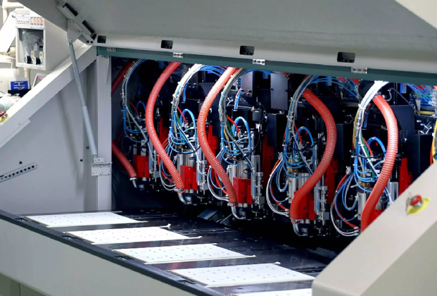 バーンインソケットのプレート加工