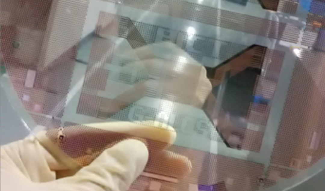 ガラスで未来を切り拓く